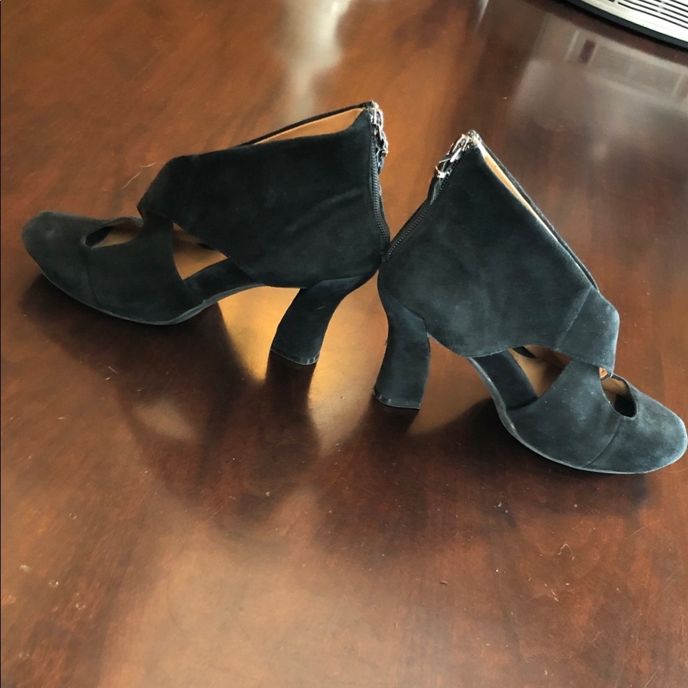 Earthies Black Suede Women's Heels